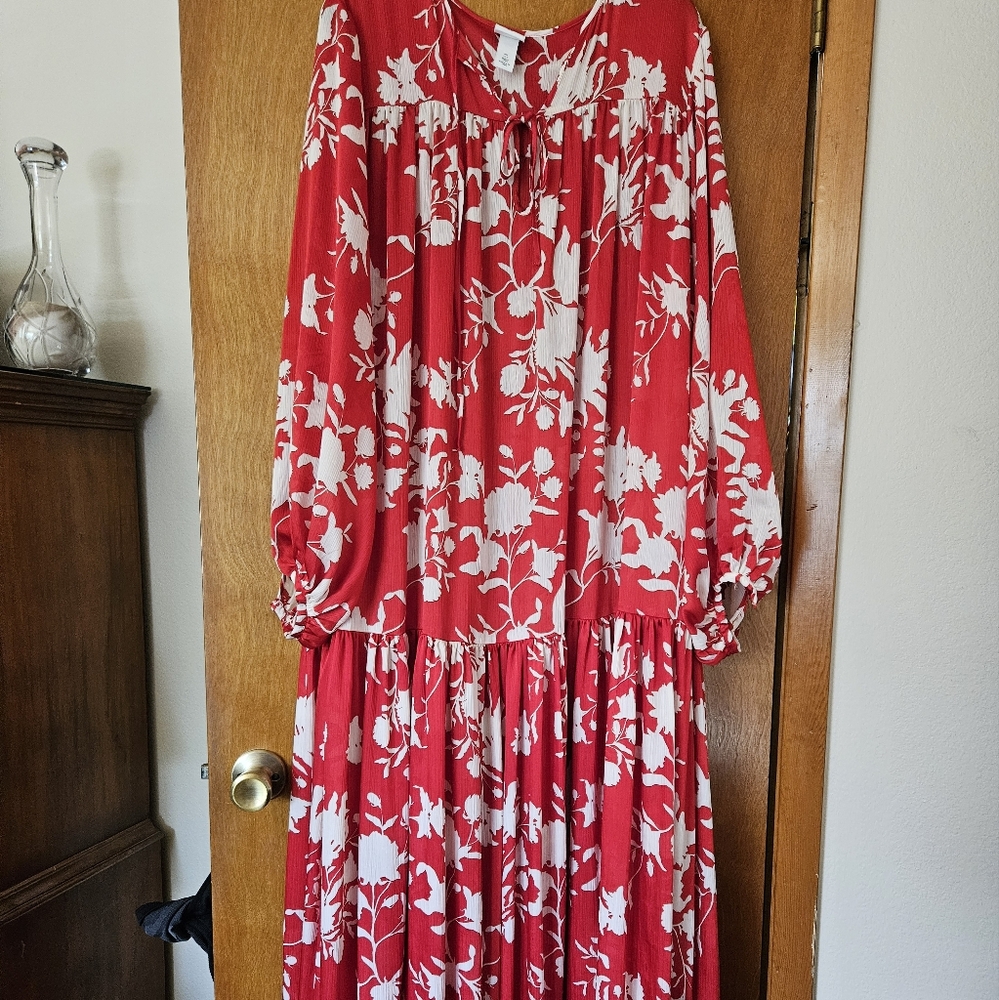 Size LG red and white flowy maxi dress